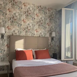 Отель De Venise **